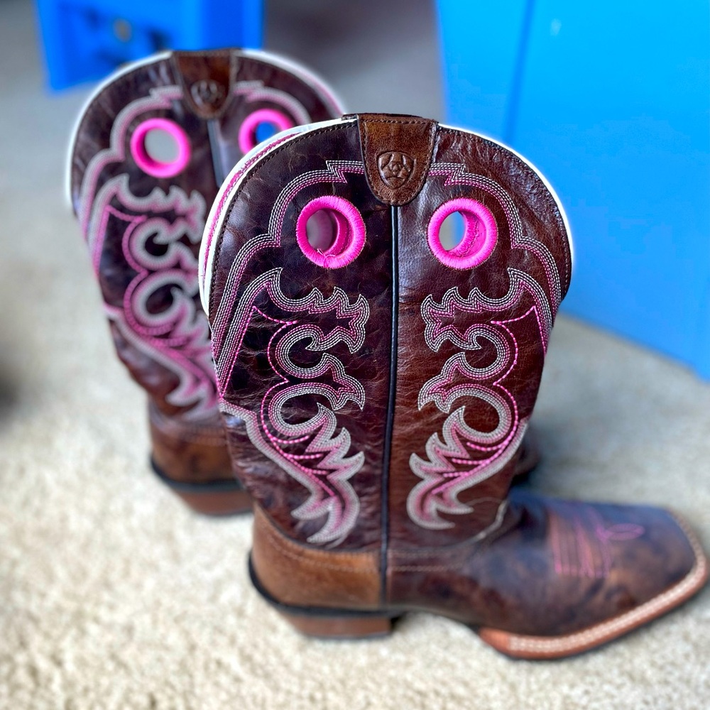 Ariat Women’s Crossfire Boots, Size 9, Pink and Brown